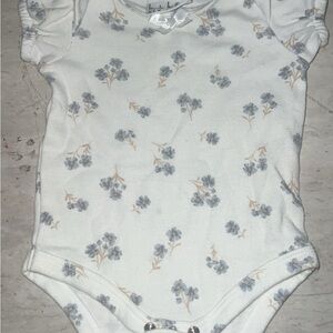 *baby bundle* Nicole Miller White and Blue Floral Kids Bodysuit